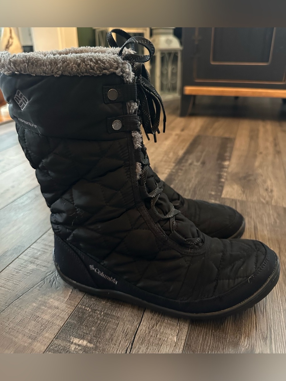 Columbia Women's Minx Mid II Boot Size 8 Black Waterproof Winter Snow Omni Heat